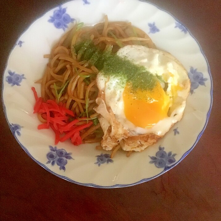 三つ葉と新玉ねぎとハムの太麺焼きそばwith目玉焼 レシピ 作り方 By とりあえず乾杯 楽天レシピ 三つ葉と新玉ねぎとハムの太麺焼きそばwith目玉焼 レシピ 作り方 By とりあえず乾杯 楽天レシピ